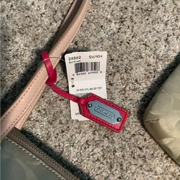 Coach LW Sig Nyl EW Zip Top Tote & Ereader case NWT #SV/Khaki Drk pink pull/tag - Picture 3 of 14